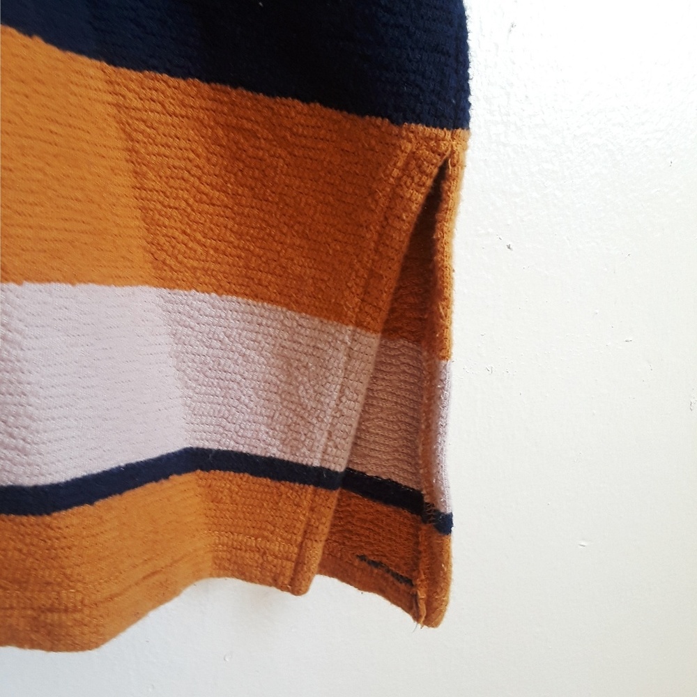 BDG gold and navy tonesoversized flowy striped top - Picture 4 of 5